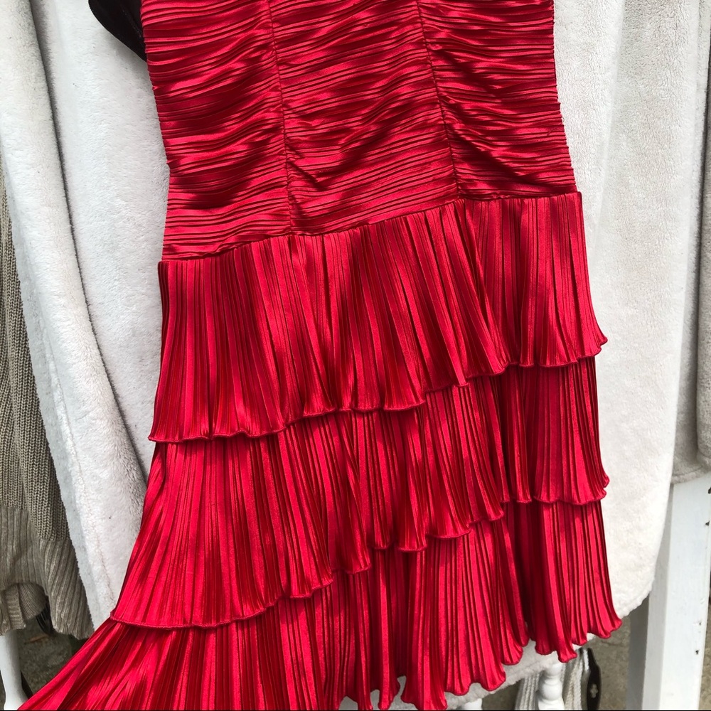 Dress - Picture 3 of 4